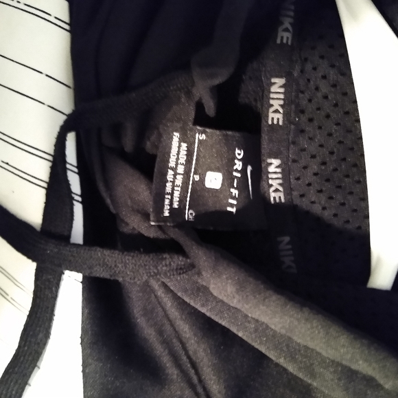 Unisex Small Black Dri -fit Nike Hoodie - Picture 6 of 6